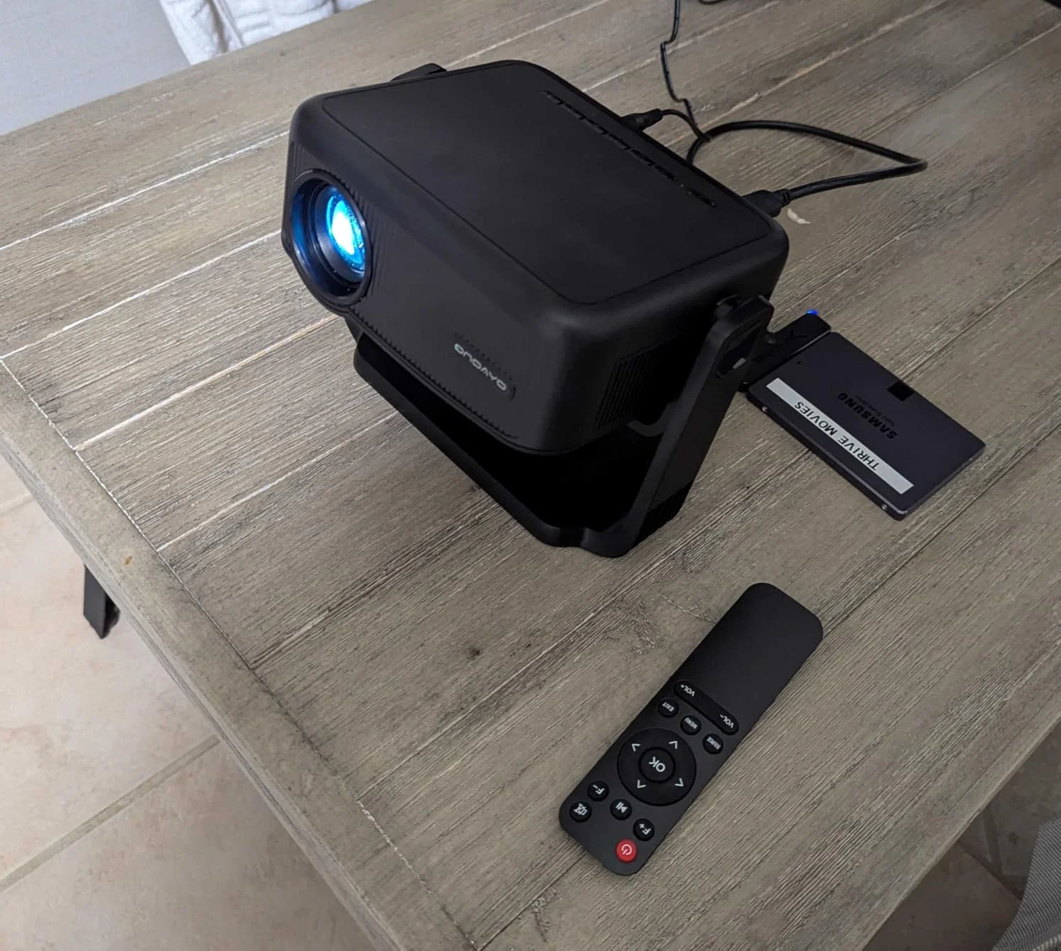 AY3 — ONOAYO Projector